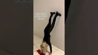 Учимся делать стойку на руках😻 
