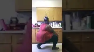 Толстушка танцует