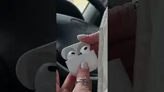 AirPods - классика удобства и стиля, простые на вид, но максимально надежные! 🎧 @2DROIDA
