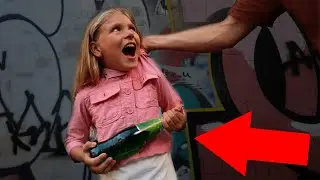 ШКОЛЬНИЦУ ПОЙМАЛИ С БУТЫЛКОЙ ЗА ГАРАЖОМ