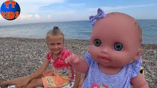 Пикник у Моря Ярослава и Куклы Беби Бон пробуют Турецкие Сладости Baby Born Doll