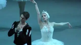 06/07/18 Swan Lake Act I: Angelina Vorontsova and Ernest Latypov. White Adagio