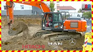 HITACHI ZX250LCN & Mercedes, MAN - Baugrube Neue Ortsmitte Waiblingen-Neustadt, 2024. #3 #excavator