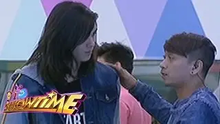 Its Showtime: Jhong teaches Tommy how to do pick up lines