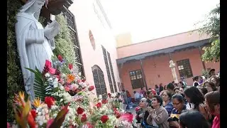 Fieles se encomiendan a Santa Rosa de Lima en su día