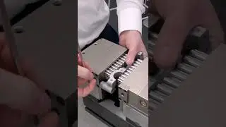 Really Cool Vice that Clamps Irregular Shapes