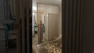 Поворотная синхронная реечная перегородка. 