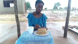 Cooking Delicious pancakes in the village #africanvillagecook #africanvillage #cooking