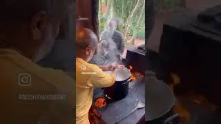 Шрила Гурудева обучает готовить рисовый пудинг и чапати во Вринда Бхуми (Минас-Жерайс, Бразилия)