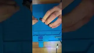 Как снять крышку и верхнюю пластиковую защитку Samsung Galaxy A12 SM-A127F 🪛