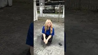 Berapa lama bule berbie bisa jongkok? Wkwkw